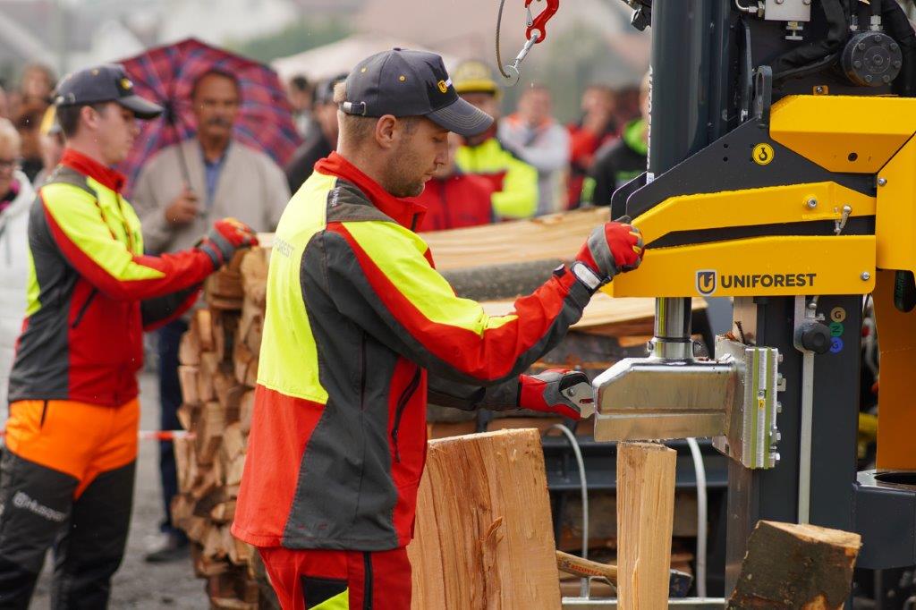 Predstavitev delovanja cepilnikov Uniforest.