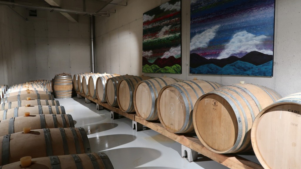 Vsa vina Edi Simčič zorijo v hrastovih barikih,<br> bela najmanj eno leto, rdeča povprečno od dveh do štirih let   