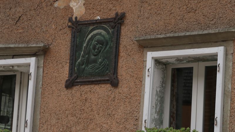Kovan detajl na hiši v Kropi 