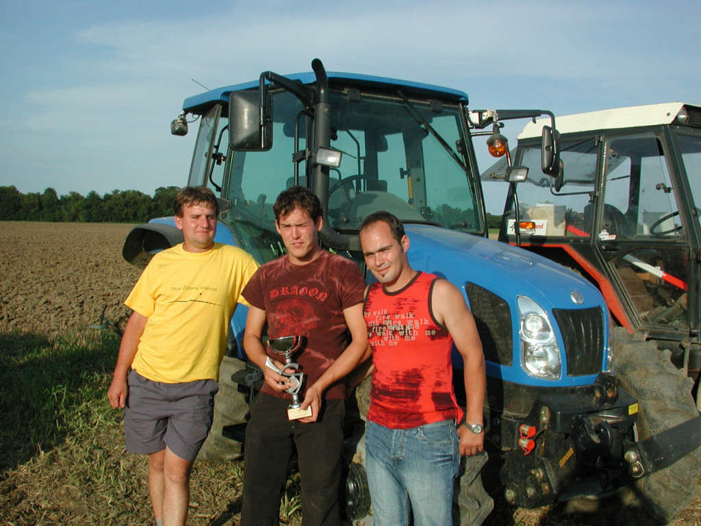 Dejan Kočiš s Štefanom Cigütom (na sredini) in Dejanom Norčičem (desno).