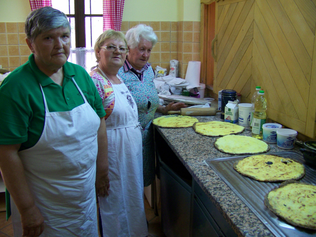 V kuhinji na Grüntu je zadišalo po kulinaričnih prleških dobrotah.