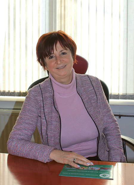 Marjana Kos, ravnateljica